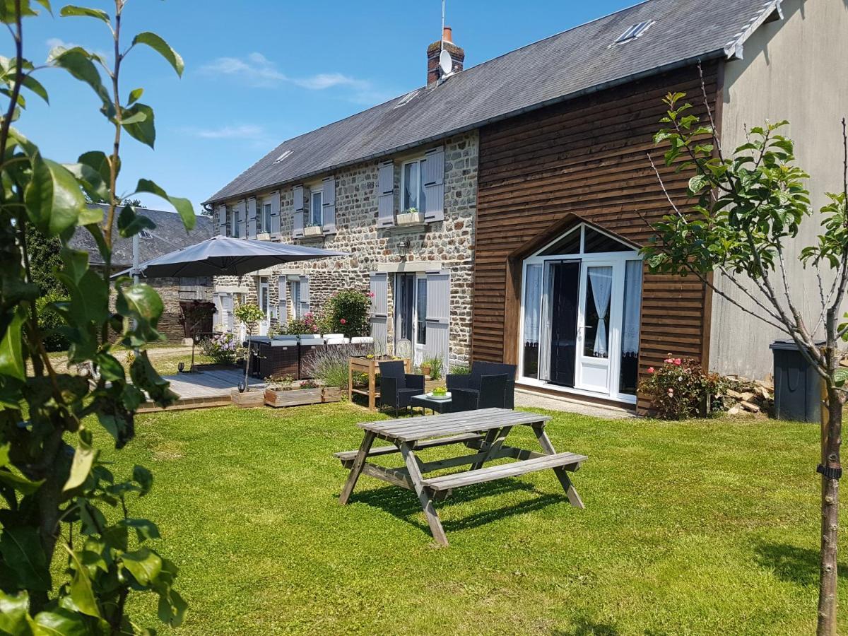 La Bastide Du Bonheur Chambres Et Tables D'Hotes Ger  ภายนอก รูปภาพ